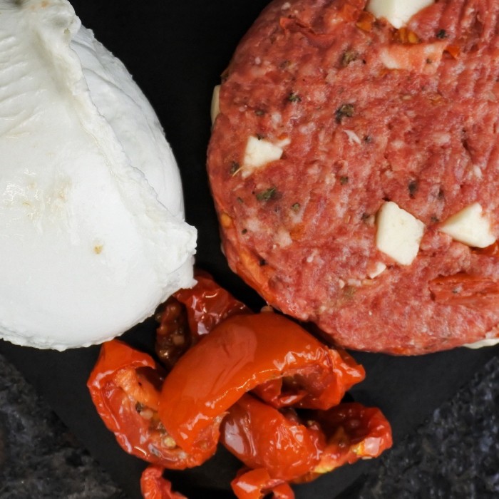 Black Angus burger - mozzarella/basilicum/zontomaat